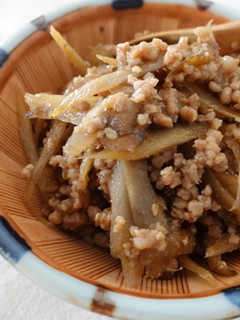 材料3つ!焼肉のタレで豚ごぼう-レシピのメイン写真