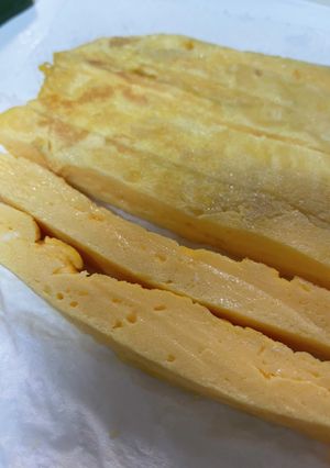 しっとり甘めの厚焼き玉子(巻き寿司用)-レシピのメイン写真