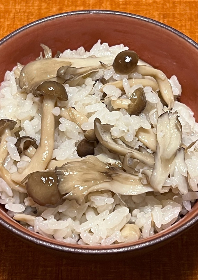 炊飯器DE簡単舞茸とシメジの炊き込みご飯-レシピのメイン写真