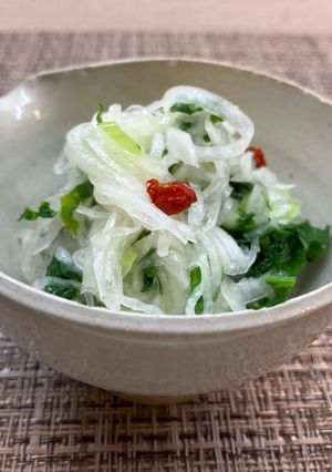 大根と大根の葉のサラダ♪-レシピのメイン写真