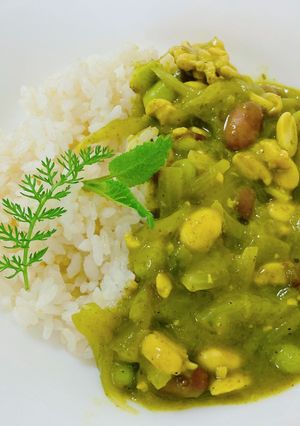 カラスノエンドウのグリーンカレー-レシピのメイン写真