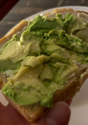 クリチとマッシュドアボカドのトースト🥑-レシピのメイン写真