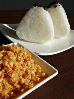 おかずナッツの食べ応えおにぎり-レシピのメイン写真