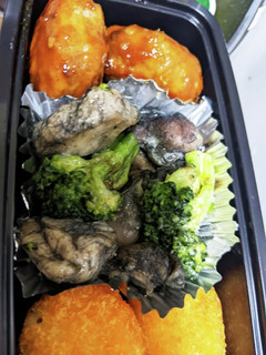 弁当に地鶏と、冷凍ブロッコリーのマヨ和え-レシピのメイン写真