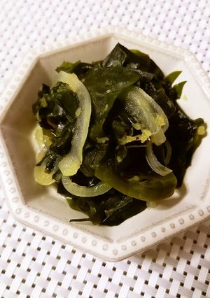 ワカメと玉ねぎの生姜入り甘酢和え-レシピのメイン写真