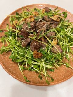 スパイシーな砂肝と豆苗のガーリック炒め-レシピのメイン写真