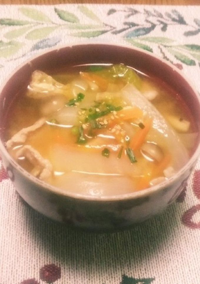 冬にも！お揚げとシメジと白菜の豚汁-レシピのメイン写真
