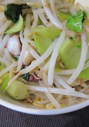 簡単！！もやしと青梗菜のタコ炒め-レシピのメイン写真
