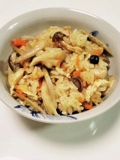 ごぼうと舞茸のあっさり炊き込みご飯-レシピのメイン写真