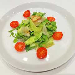 A picture of クレソンときゅうりのサラダ.