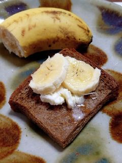黒糖食パントーストにバナナ後乗せ-レシピのメイン写真
