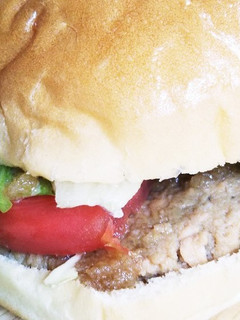 市販のハンバーガーで!ボリュームバーガー-レシピのメイン写真
