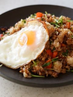 ひき肉と豆苗のタイ風チャーハン-レシピのメイン写真
