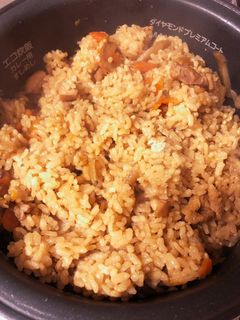 鶏ごぼう炊き込みご飯-レシピのメイン写真
