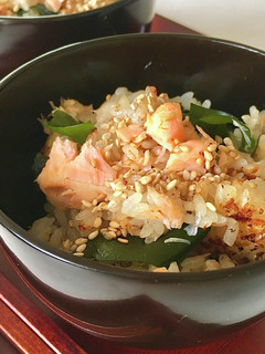 鮭とわかめの炊込みご飯 たんぱく質38g-レシピのメイン写真