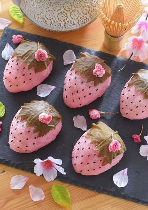 苺の形の桜餅-レシピのメイン写真