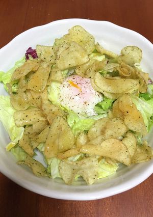 簡単♡焼のり堅揚げポテト温玉レタスサラダ-レシピのメイン写真