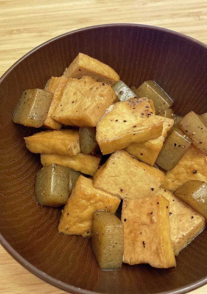 蒟蒻と厚揚げの胡椒炊き-レシピのメイン写真