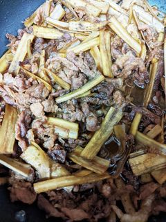 ごぼうと、豚肉の甘辛炒め-レシピのメイン写真