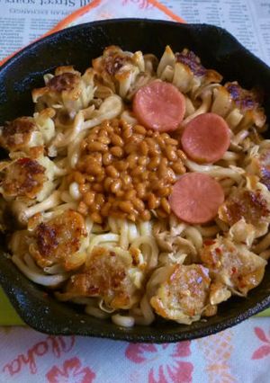 赤箱シュウマイ&納豆載せ焼きうどんV2-レシピのメイン写真