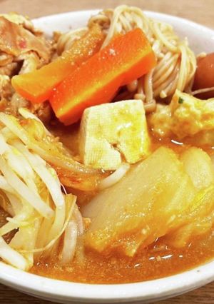 シメまで楽しい♪トマトカレー鍋-レシピのメイン写真