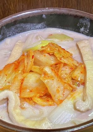 粕汁の残りでうどん・キムチ乗せ-レシピのメイン写真