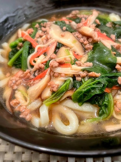 カニカマ入り挽肉と法蓮草のあんかけうどん-レシピのメイン写真