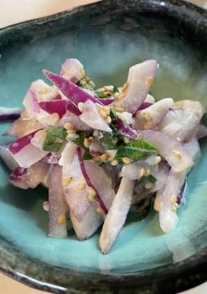 野菜カースト上位の紫玉葱と大葉のサラダ-レシピのメイン写真