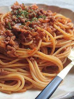 本格的ピリ辛ミートソースパスタ-レシピのメイン写真