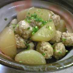 รูปของ 大根と肉団子のしみしみ煮