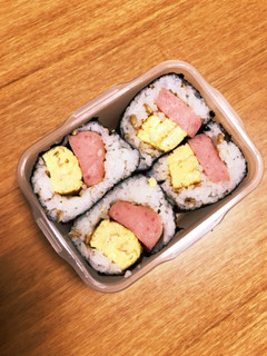 厚焼き卵とスパムの腸活おにぎらず-レシピのメイン写真