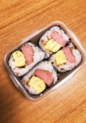 厚焼き卵とスパムの腸活おにぎらず-レシピのメイン写真