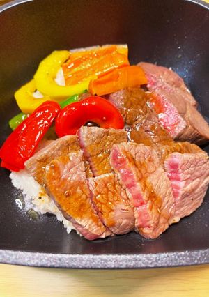 ステーキ丼-レシピのメイン写真