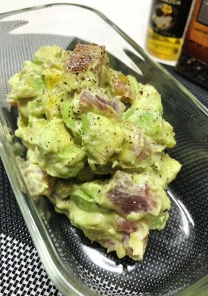 栄養豊富！マグロとアボカドのチーズ和え-レシピのメイン写真