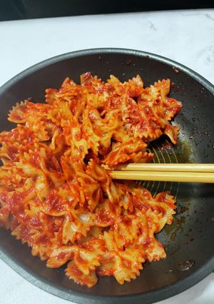 材料三つで簡単！トマトバジルパスタ-レシピのメイン写真