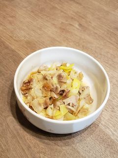 ネギ消費に!豚バラ肉のネギ梅炒め-レシピのメイン写真