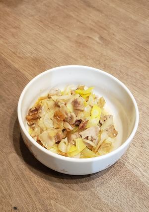 ネギ消費に！豚バラ肉のネギ梅炒め-レシピのメイン写真