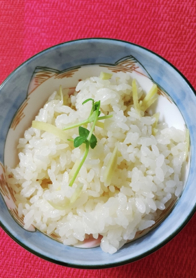 残った生姜の欠片で暖まる〈生姜ご飯〉-レシピのメイン写真