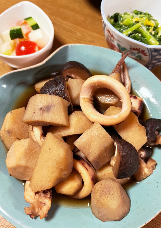 干し椎茸の旨味をプラス！イカと里芋の煮物-レシピのメイン写真
