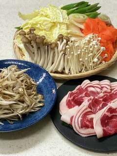 【やまなしの食】いのぶた(いのしし)鍋-レシピのメイン写真