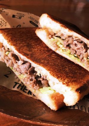 ステーキ風味の牛肉ホットサンド♪-レシピのメイン写真