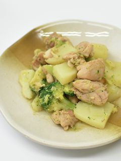 鶏肉ブロッコリーのじゃが芋味噌バター炒め-レシピのメイン写真