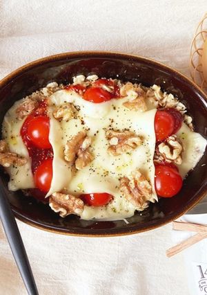 ミニトマトとチーズのオートミールごはん-レシピのメイン写真