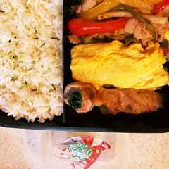 รูปของ 豚肉のネギ巻き高校生男子弁当
