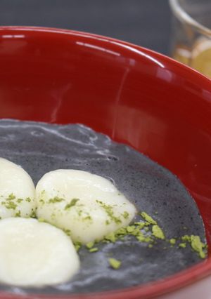 もちもち豆腐白玉と黒ゴマミルク汁粉-レシピのメイン写真