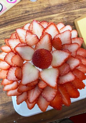 いちごたっぷりバラケーキ-レシピのメイン写真