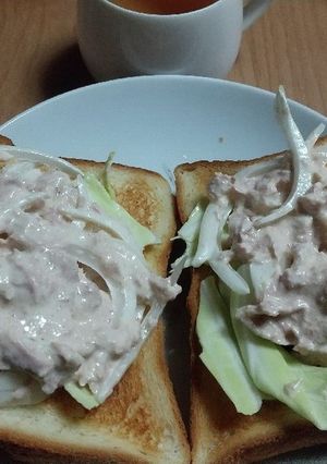キャベツ乗せツナマヨオニオントースト-レシピのメイン写真