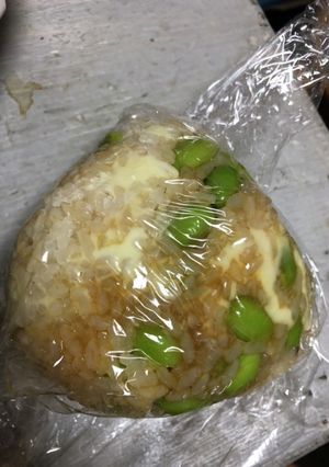 豆チーめんつゆバターおにぎり-レシピのメイン写真
