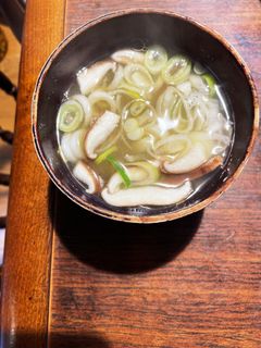 ジャガイモと椎茸とネギのお味噌汁-レシピのメイン写真