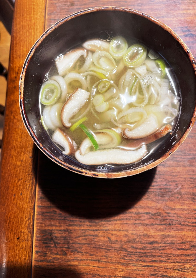 ジャガイモと椎茸とネギのお味噌汁-レシピのメイン写真